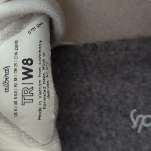 like new Allbirds tree runners sneakers - Picture 10 of 12